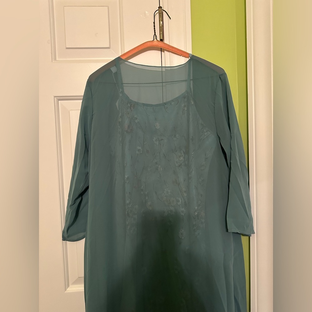 NWT Made With Love Floral Maxi Dress with Long Sheer Jacket Size Medium - Picture 5 of 15